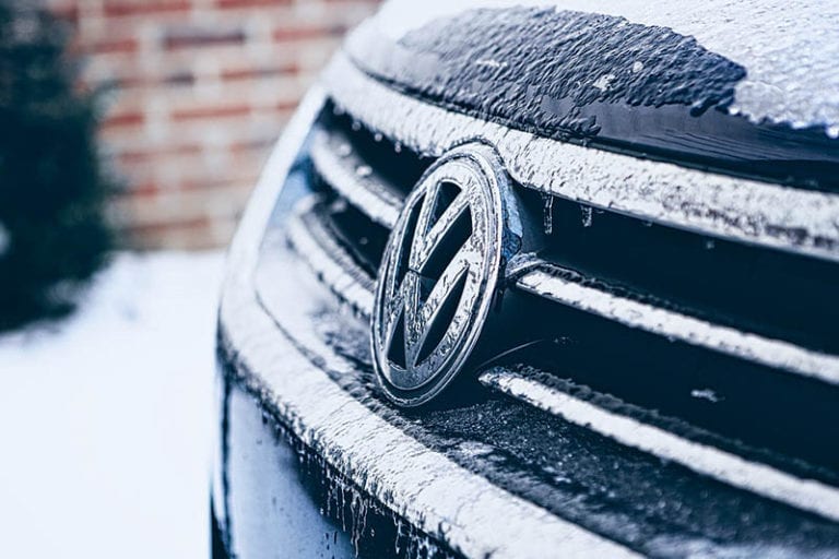 Snowy Car Image