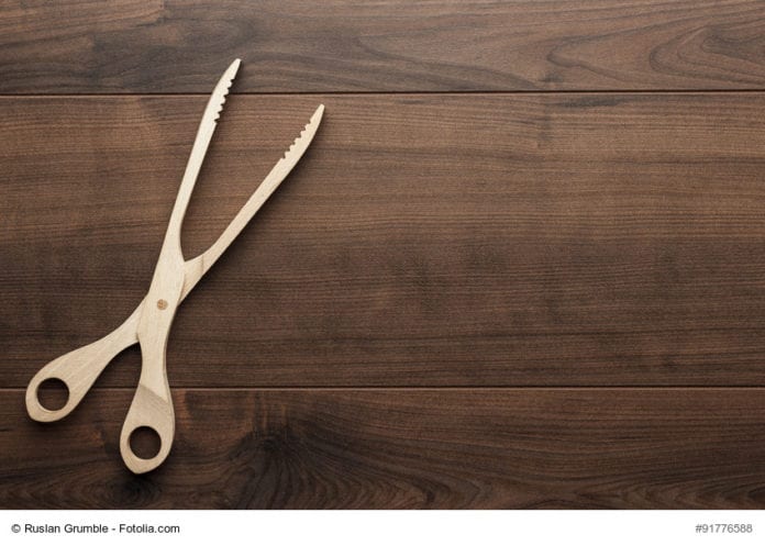 Wooden Tongs Image